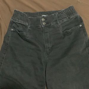 Black jeans, no holes